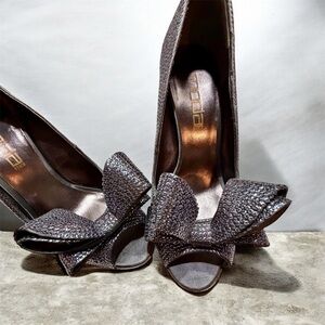 Moda Spano Chase Pewter Sparkle Sequin Bow Top Heels Open Toe Special occasion🩶